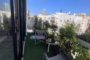 בבניין חדש בזמנהוף דירת 4 חד עם מחסן וחניה