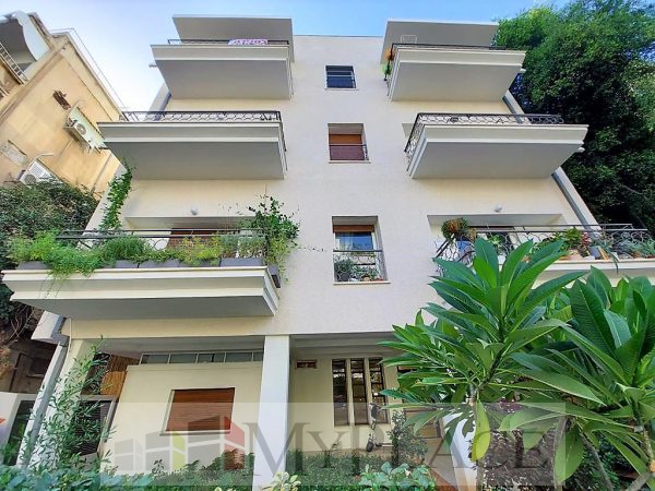 ברחוב שקט דירת גן בבניין משוחזר 7