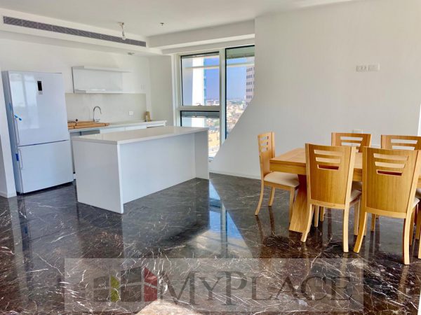 In a tower on Rothschild Boulevard 3