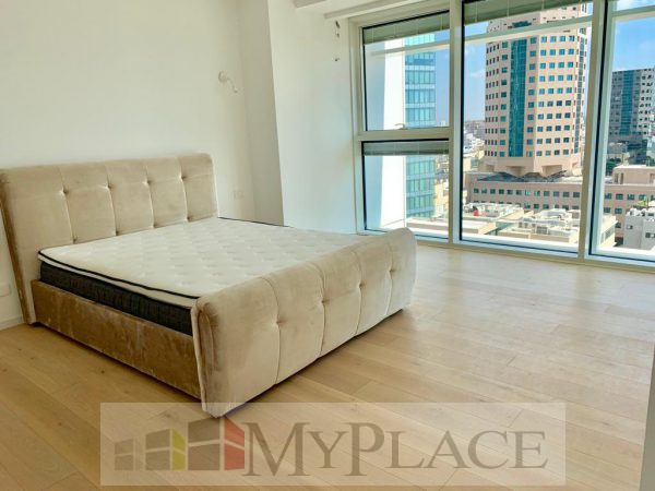 In a tower on Rothschild Boulevard 6