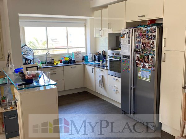 בלב העיר 3 חד משופצת עם מעלית 3