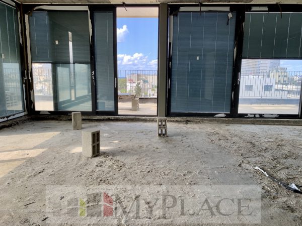 בבניין בוטיק חדש פנטהאוז עם נוף לים 3