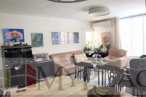 5 Rooms With A Lift And Parking