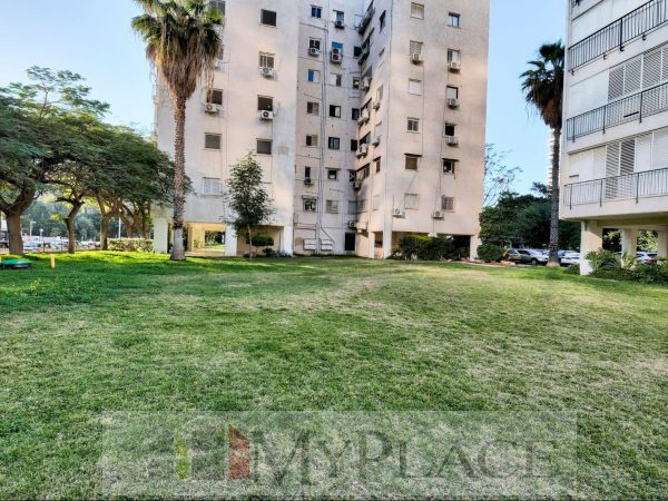 4 חדרים בקומה גבוהה עם מעלית וחניה 8