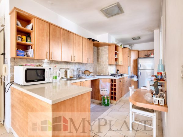 4 חדרים בקומה גבוהה עם מעלית וחניה 3