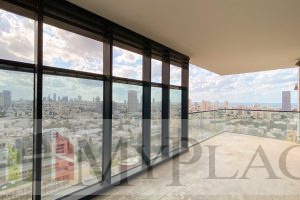 High End Huge Apt In New Tower