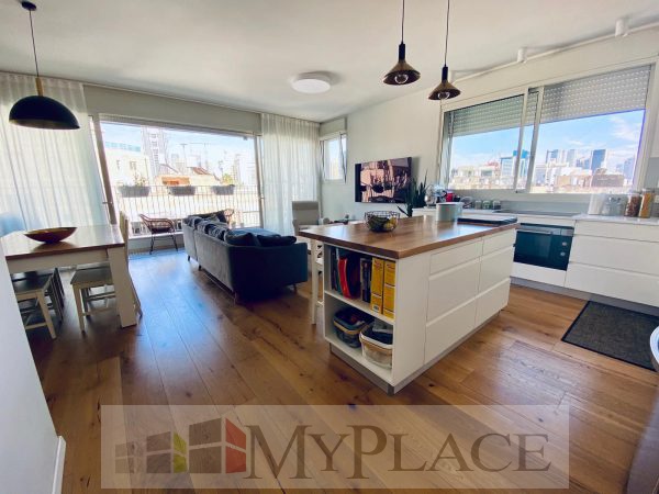 Big Renovated Apt W Lift and Parking 1