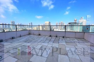 Huge Pentouhouse On Pretty Quiet St