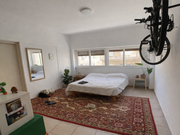 Charming APT In A Bauhaus Bldg In Central TLV 4