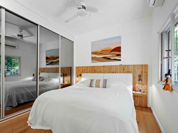 On Sderot Rothschild Renovated And Gorgeous 8