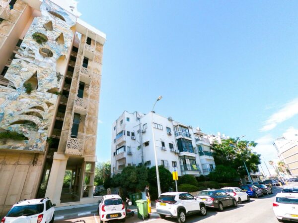 ברח הירקון דירת 2.5 חד עם מרפסת 5