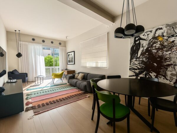 אדריכלית קסומה על גינת חיסין 7