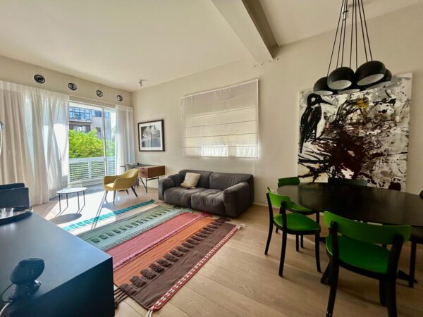 אדריכלית קסומה על גינת חיסין 1