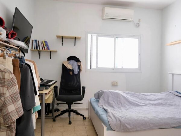 בהוברמן דירת 4 חד עם מרפסת וחניה 6