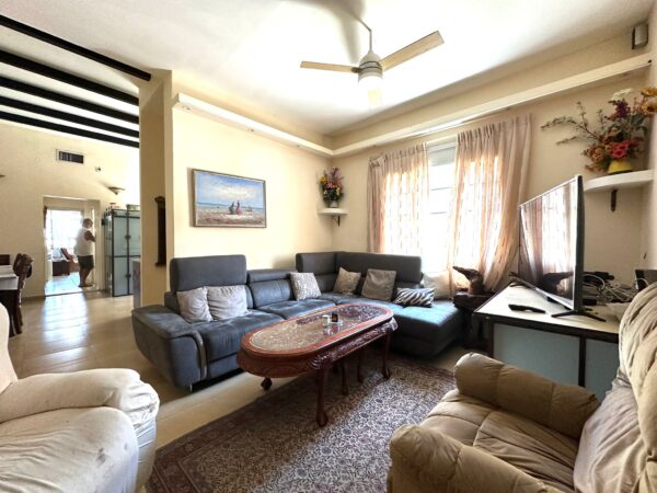 In Neve Tzedek A 6 Room Garden Apartment 4