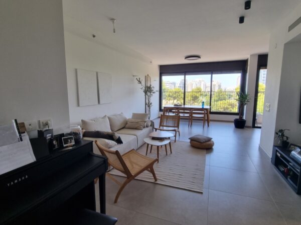 In Front Of Park HaYarkon Gorgeous 3 Room W Parking 7