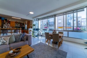 On The Amazing Sderot Chen Spacious Bright 3 Room