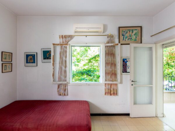 On Gorgeous ST In Old North Steps From The Park 7