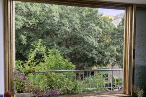 On A Quiet St A 3 Room Apt With Elevator And Parking