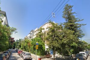 New Huge Garden APT On A Quiet ST Steps From Sderot Chen