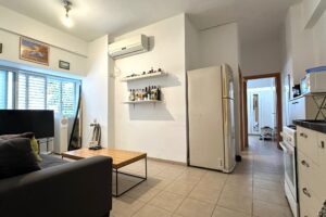 In The City Center A Quiet 3 Room Apt