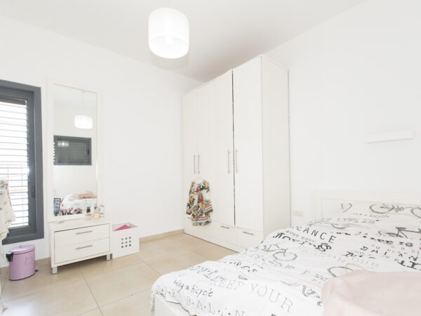 In The Heart Of The City A Renovated 4 Room Apt 5