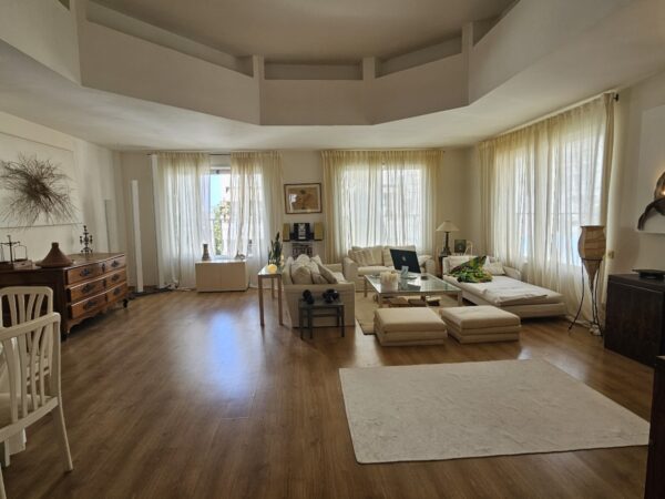 Unique Penthouse On Arnon Street 2