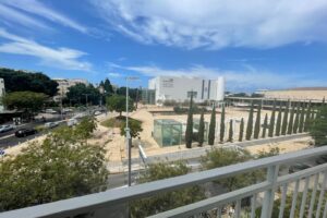 דירת ענק בבנייני השוקולד עם מעלית וחניה