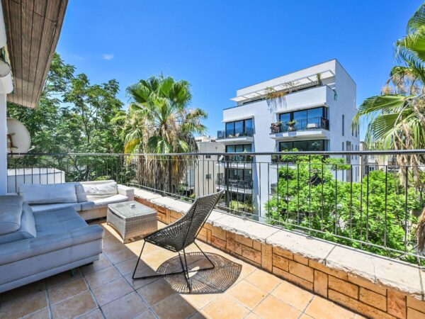 On Gottlieb Street A penthouse apartment 5