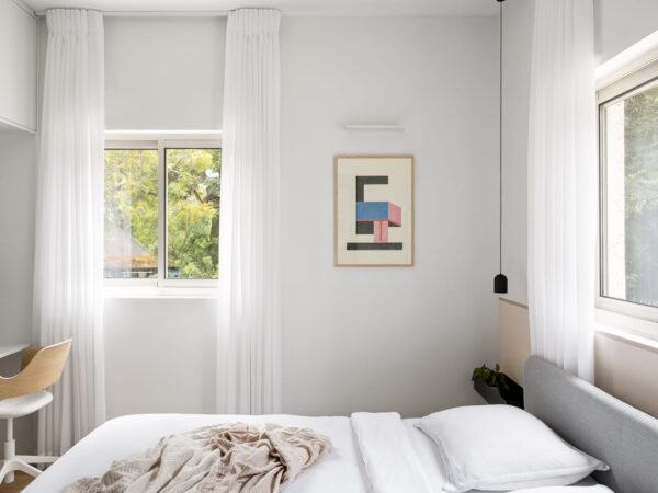 In North TLV Steps From The Park Renovated 4 Room 7