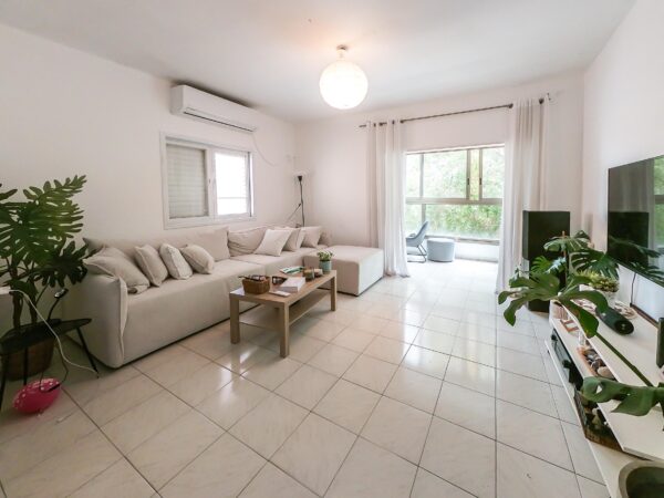 On Sokolov Pretty 3 Room Apt 3