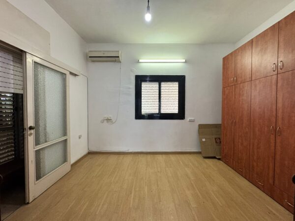 In Tlvs Old North 3 Room For Renovation 3