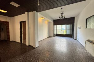 In Tlvs Old North 3 Room For Renovation