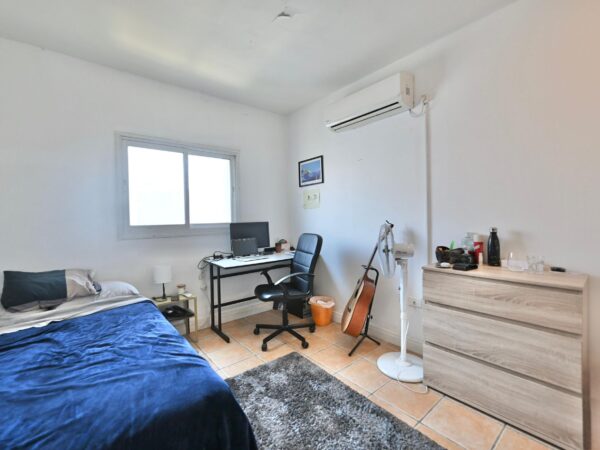 On Gottlieb Street A penthouse apartment 6