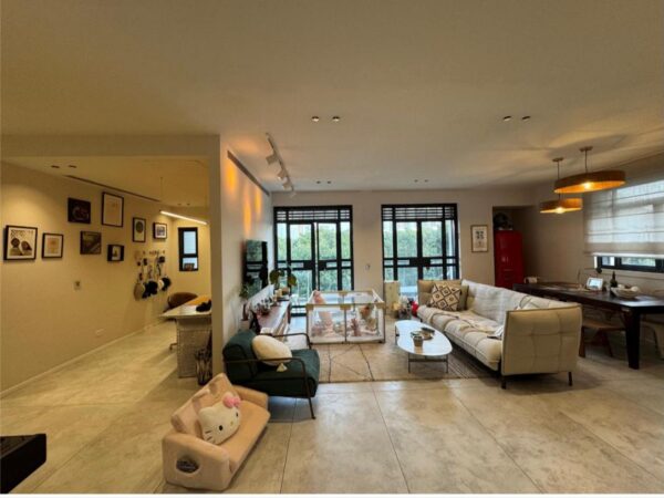 On Sderot Rotschild Amazing 5 Room W Parking 2