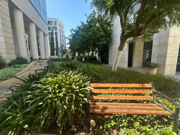In A Luxurious Central TLV Tower W Full Amenities 4