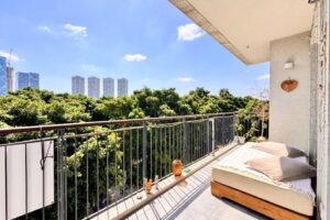 On Sderot Rotschild Amazing 5 Room W Parking