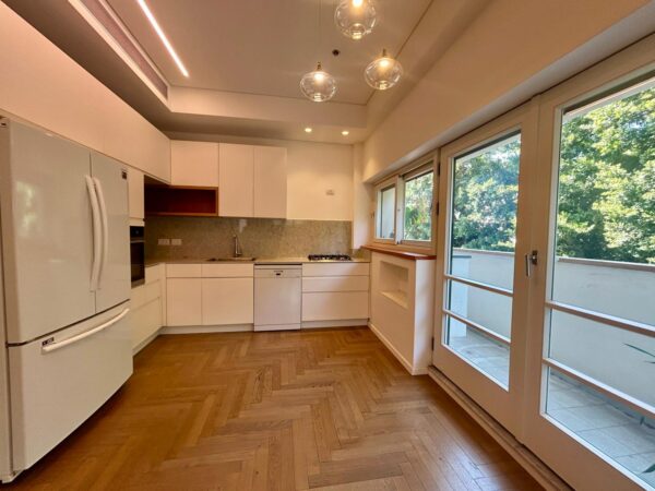 בשד ברוטשילד 3.5 חד בבניין היסטורי משוחזר 3