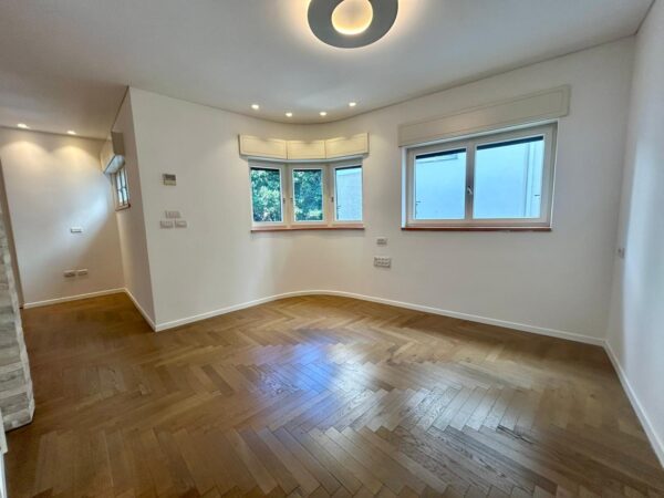 בשד ברוטשילד 3.5 חד בבניין היסטורי משוחזר 4