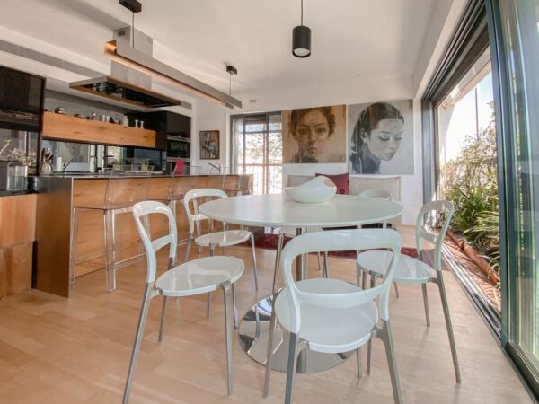Gorgeous Rooftop 3 Room In Heart Of TLV 5