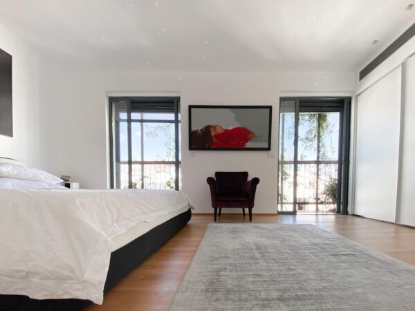 Gorgeous Rooftop 3 Room In Heart Of TLV 6