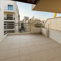 בצפון דיזנגוף דירת 4 חד שקטה עם מעלית וחניה