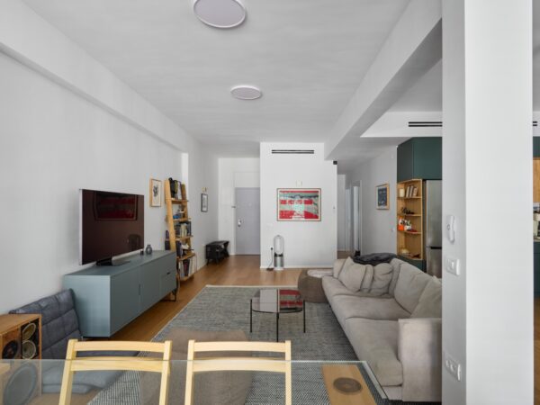 Près de la place Abima Appt rénové 4 pièces 9