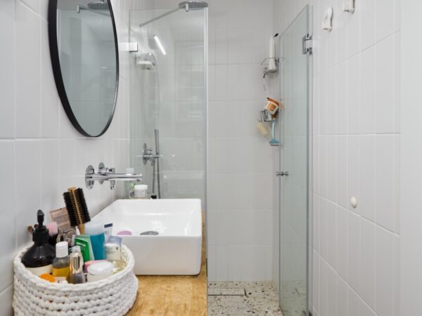 Près de la place Abima Appt rénové 4 pièces 10