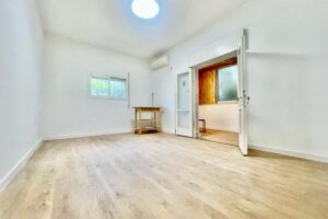 בשמואל הנגיד ליד גן העיר 3 חד מקסימה