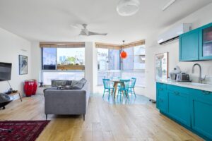 Pretty 4 Room On Yochanan HaSandlar W Parking