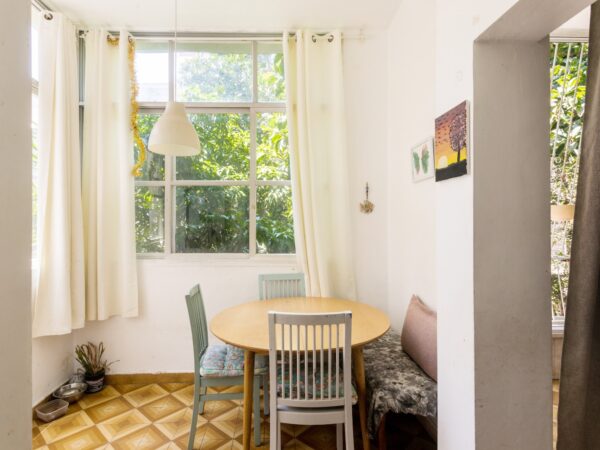 Charming And Quiet 3 Room Apt in Mane ST 4