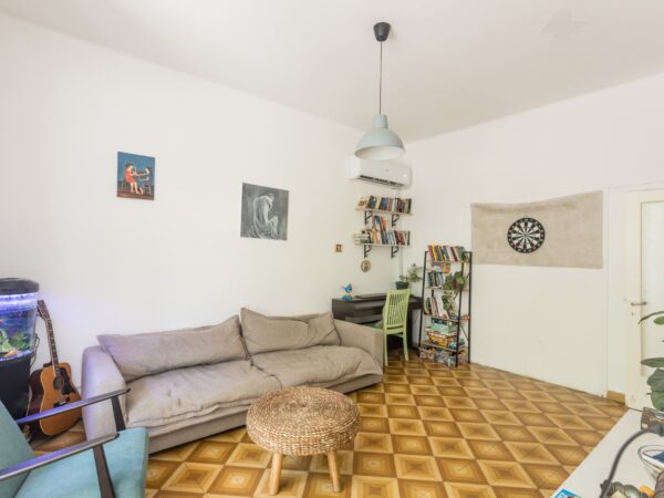 Charming And Quiet 3 Room Apt in Mane ST 2