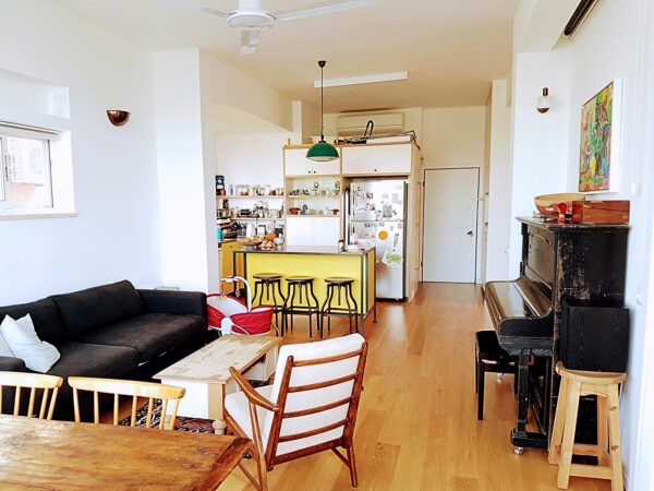 Desirable ST Near HaBima Renovated 3 Room 3