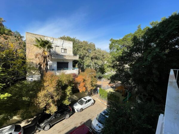 On A Quiet ST Near Rotschild W Parking 1